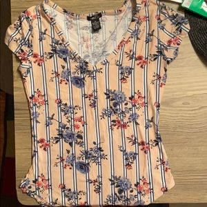 Rue 21 flower short sleeve tee